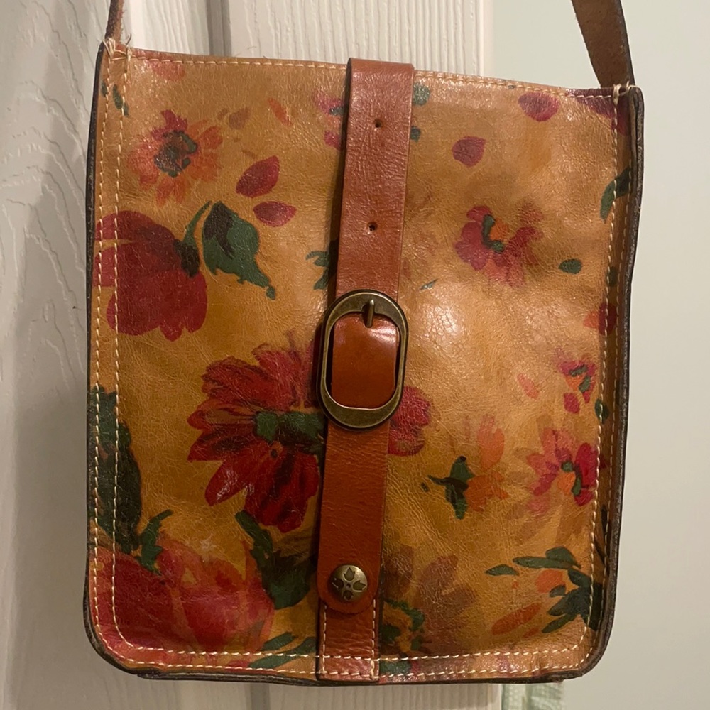 Patricia Nash crossbody in great condition